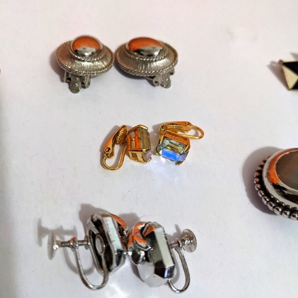 Lot of Clip On Earrings - Picture 3 of 4